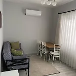Izan Bakis アパートホテル