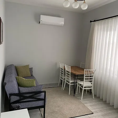 Izan Bakis Hotel de apartamente