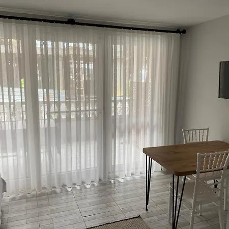 Izan Bakis Hotel de apartamente