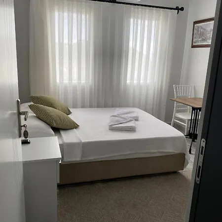 Izan Bakis Hotel de apartamente