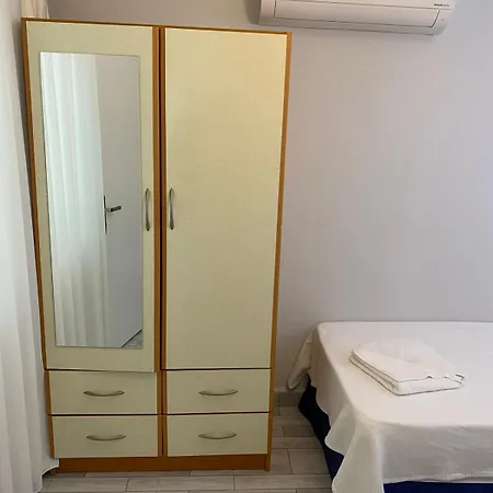 Izan Bakis בודרום