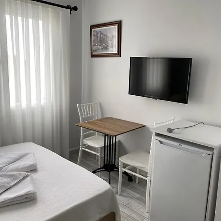 Izan Bakis בודרום