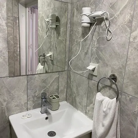 Izan Bakis בודרום